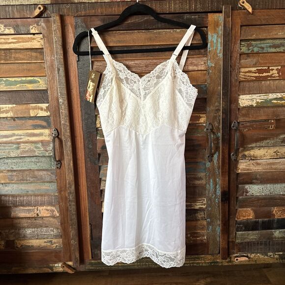 Vintage Burlington Knit Fabrics Burmilaire Anti Static Tricot Dainty Slip - Picture 1 of 15